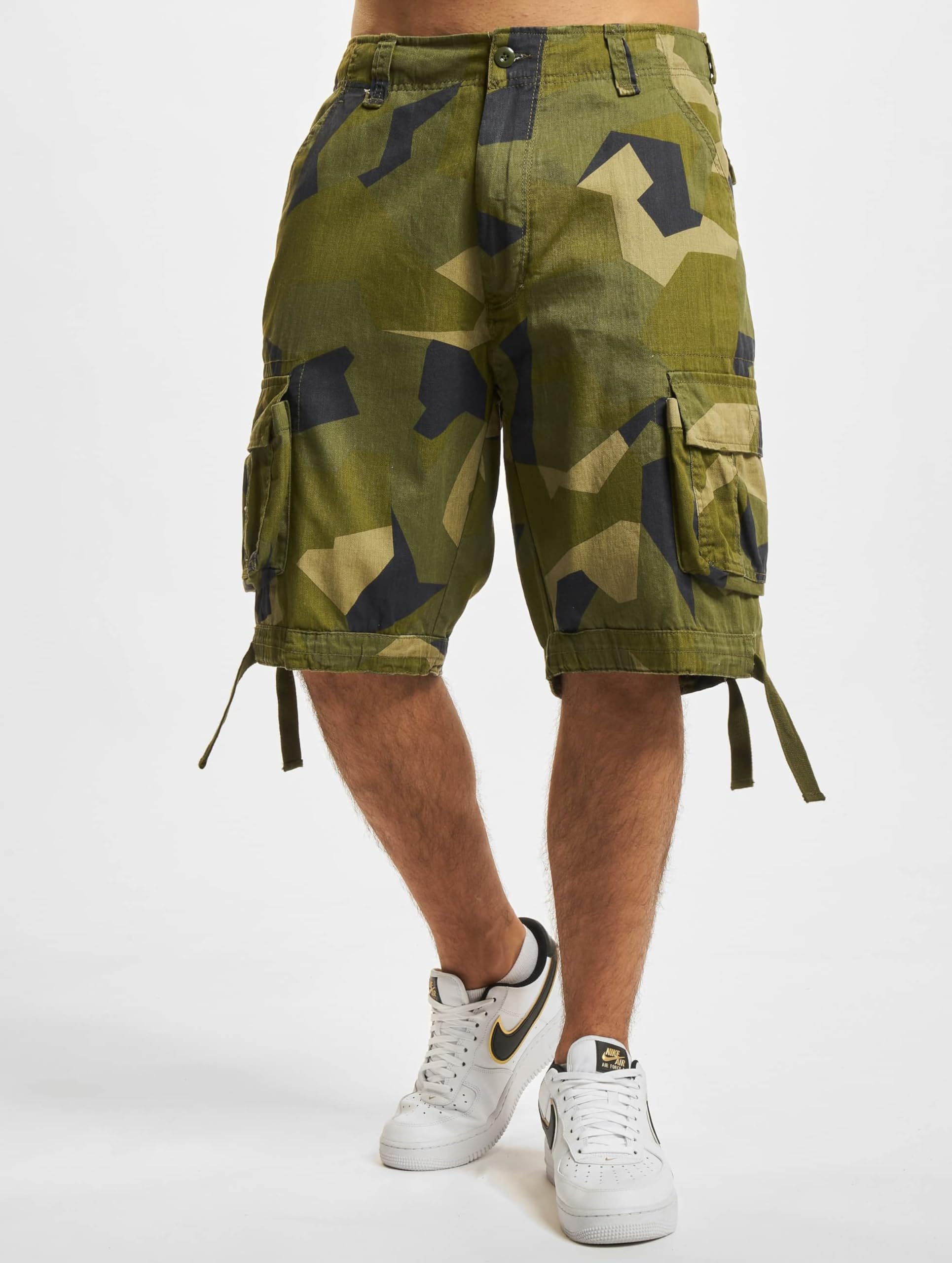 Brandit Men’s Urban Legend Cargo Shorts Swedish Camo – Vintage Army Shorts 6XL
