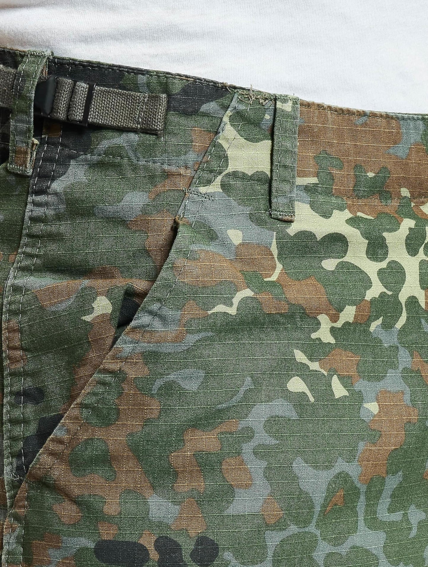 Brandit Men’s BDU Shorts Woodland – Vintage Military Cargo Shorts