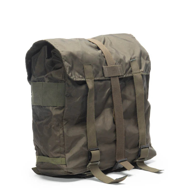 Original Austrian Army Pilot Bag with Strap Olive – Like New