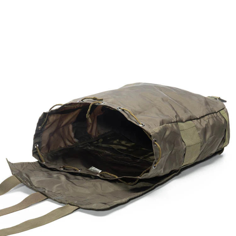 Original Austrian Army Pilot Bag with Strap Olive – Like New