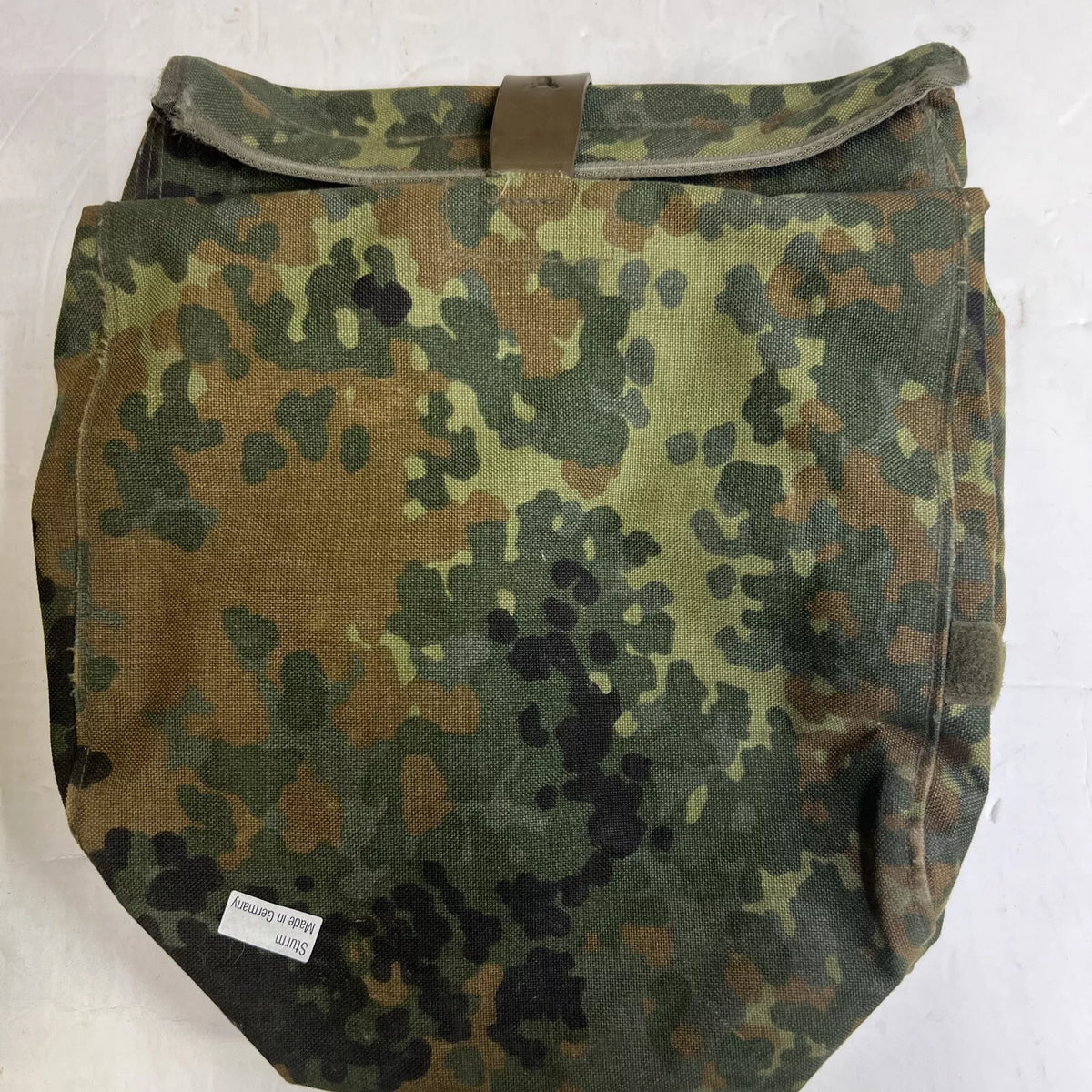 Original German Army Germ.flectar Prot.mask Bag with Strap L.N. – Used