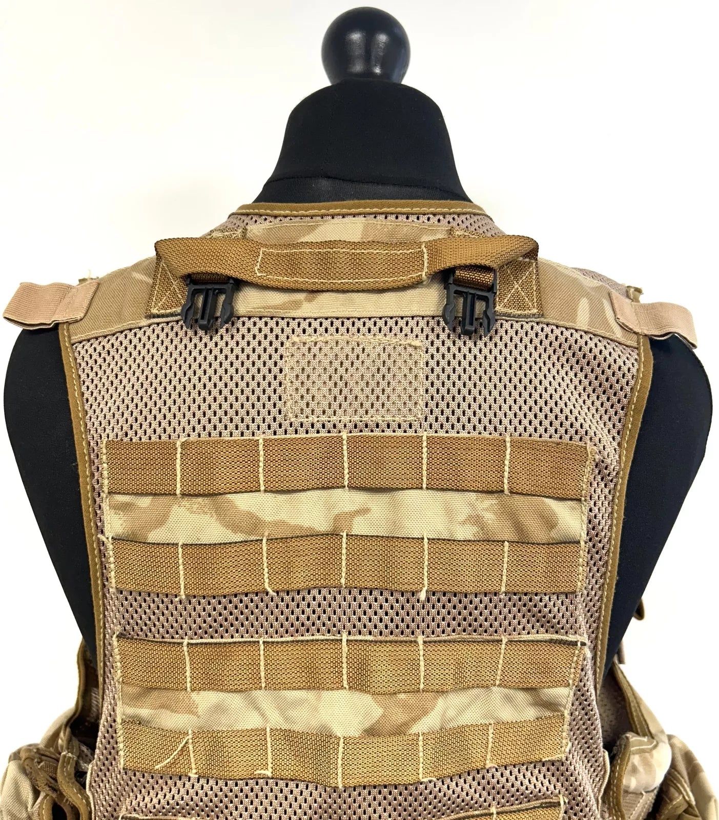 Original British Army Vest Tactical Desert Camo DPM – Used